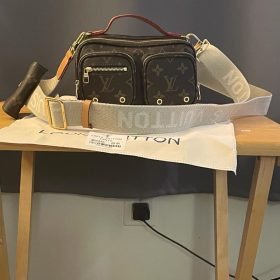 Utility Cross-Body Bag photo review