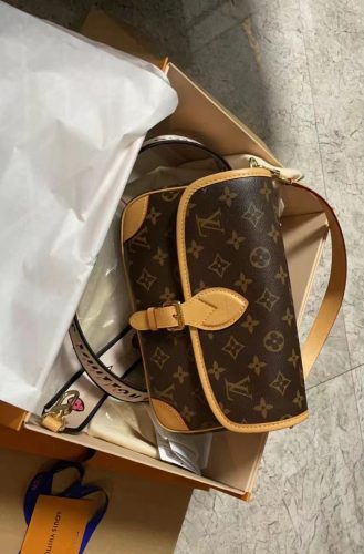 Classic crossbody bag photo review